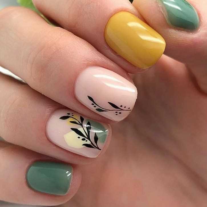 Маникюр 