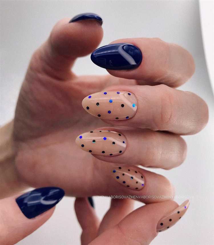 Флоральные рисунки на ногтях